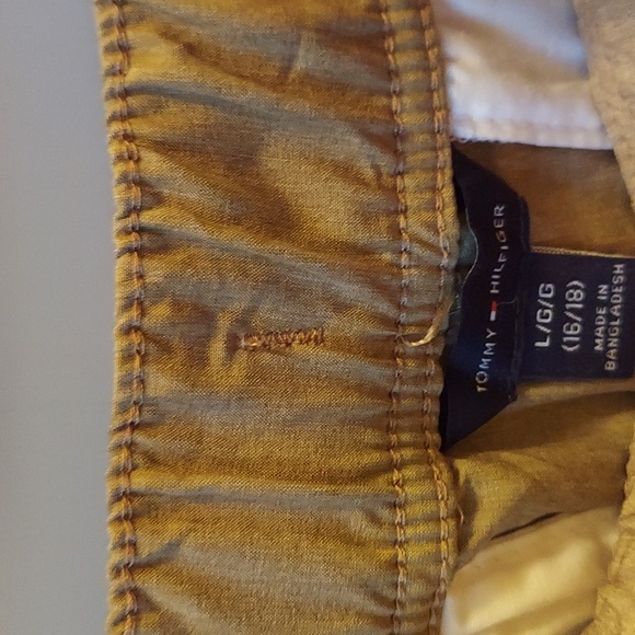 Boy's Tommy Hilfiger shorts - Picture 6 of 8